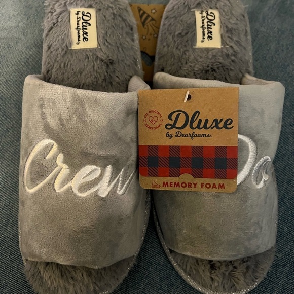 NWT DearfoamsI Do Crew Wedding Slipper Gray with White Embroidered Letters Large - Picture 2 of 7
